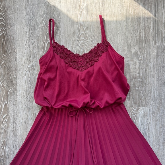 The Most Stunning Burgundy Vintage 70s Pleated Dress - Picture 3 of 13